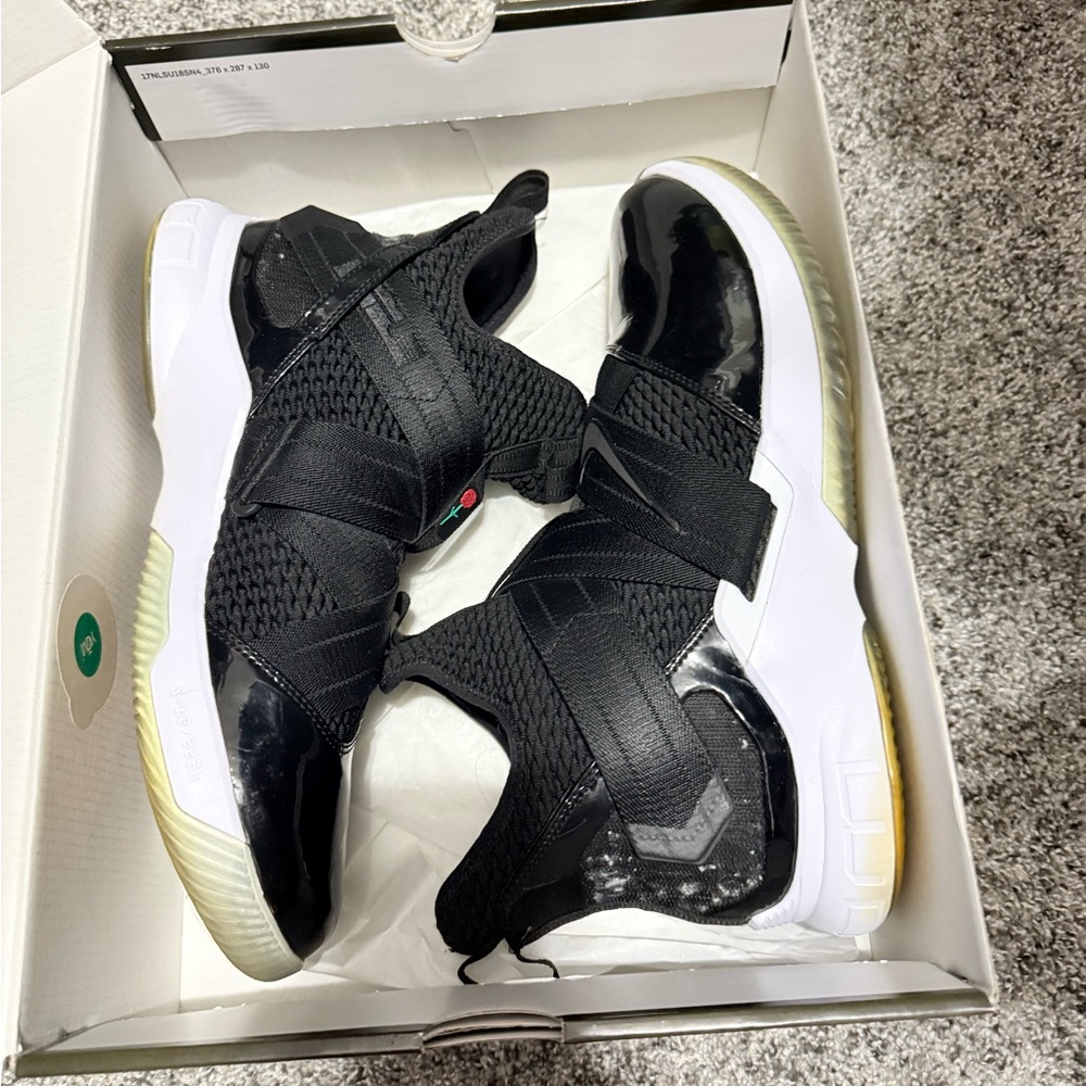 Nike Black and White Athletic Shoes - Picture 5 of 5